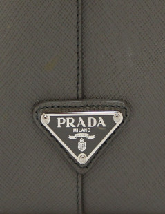 Sacoche PRADA cuir Saffiane gris