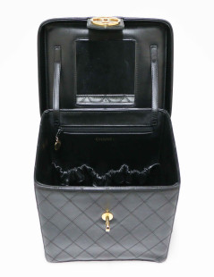 CHANEL vintage black Vanity bag