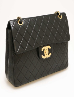 CHANEL Vintage Maxi jumbo 