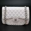 Jumbo CHANEL cuir grainé blanc