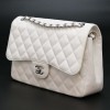 Jumbo CHANEL cuir grainé blanc