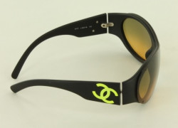 Lunettes de soleil CHANEL  "cc" vert fluo