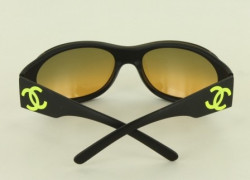 Lunettes de soleil CHANEL  "cc" vert fluo