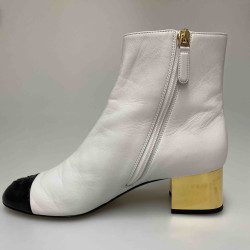 Bottes CHANEL T37  Collector guetres amovibles blanches