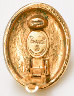 CHANEL vintage gilded clip-on earrings