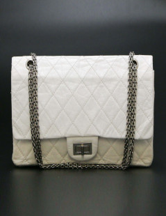 CHANEL white crumpled leather Jumbo bag