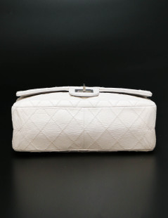 CHANEL white crumpled leather Jumbo bag