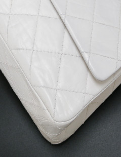 CHANEL white crumpled leather Jumbo bag