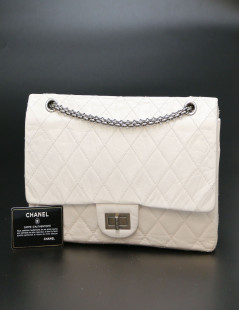 CHANEL white crumpled leather Jumbo bag