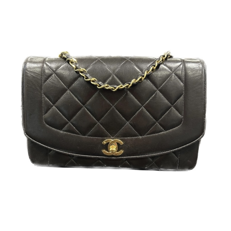 CHANEL SMALL DIANA SHOULDER BAG IN WHITE QUILTED LEATHER  islamiyyatcom