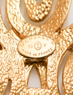 CHANEL vintage gilded CC brooch