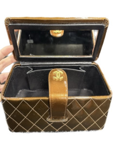 CHANEL Vanity case bronze irisé