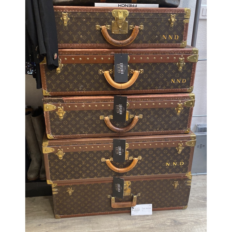 Louis Vuitton travel bag, 47 x 63 cm.