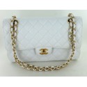 Timeless CHANEL veau grainé blanc