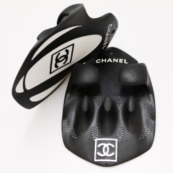 Paire de palmes de main CHANEL 