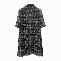 Robe manteau CHANEL en tweed noir et gris