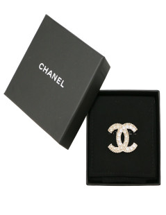 Broche CHANEL CC strass perles