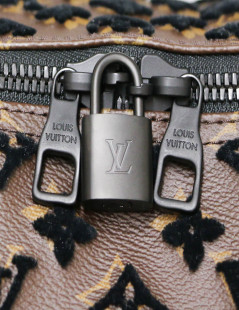 Keepall 50 LOUIS VUITTON Triangle Monogram