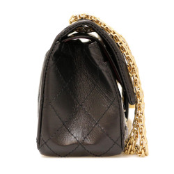 Sac 2.55 CHANEL cuir noir charms