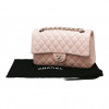 Timeless CHANEL cuir d'agneau rose pâle