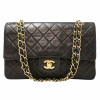 Sac Classique Chanel medium cuir d'agneau