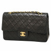 Sac Classique Chanel medium cuir d'agneau