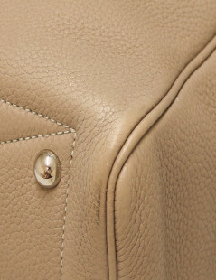 HERMES Victoria bag in Clémence young bull leather