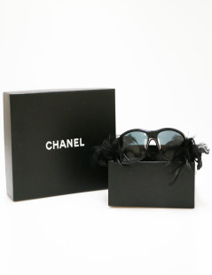 CHANEL black feathers sunglasses