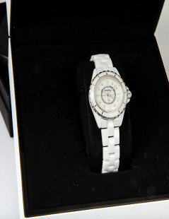 CHANEL  J12 watch in white ceramic