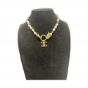 Collier CHANEL pendentif CC