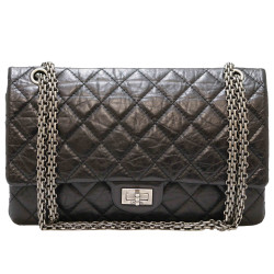 2.55 CHANEL cuir froissé noir