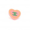 pin s CHANEL PM coeur rose double C vert