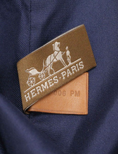 Housse à vetements HERMES soie