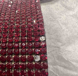 Minaudière en cristal mesh rubis SWAROVSKI