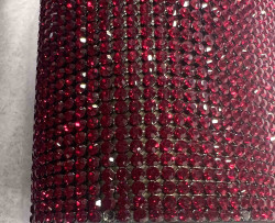 Minaudière en cristal mesh rubis SWAROVSKI