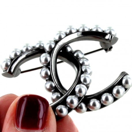 Broche CHANEL 