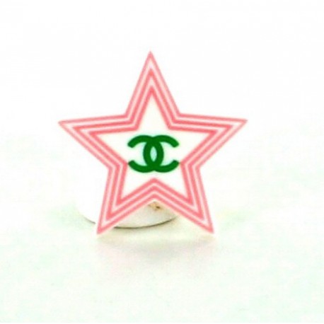 Pin's CHANEL White Star GM