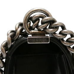 Boy CHANEL cuir lisse noir