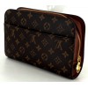 pochette LOUIS VUITTON moogramme