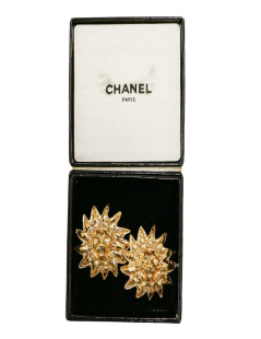 CHANEL vintage gold lion's head clip-on earrings