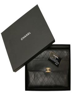 Pochette CHANEL cuir matelassé noir