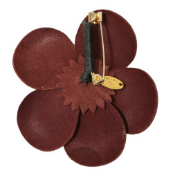 Broche camélia CHANEL cuir bordeaux foncé