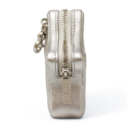 Charm CHANEL cuir d'agneau