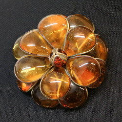 MARGUERITE DE VALOIS vintage camellia brooch