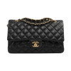 Timeless CHANEL cuir d'agneau noir