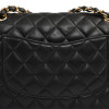 Timeless CHANEL cuir d'agneau noir