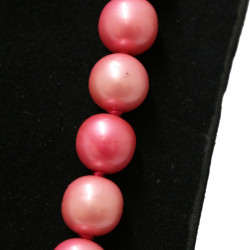 Collier CHANEL perles nacrées rose pâte de verre