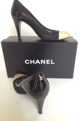 escarpins CHANEL t 39.5 bout dorés