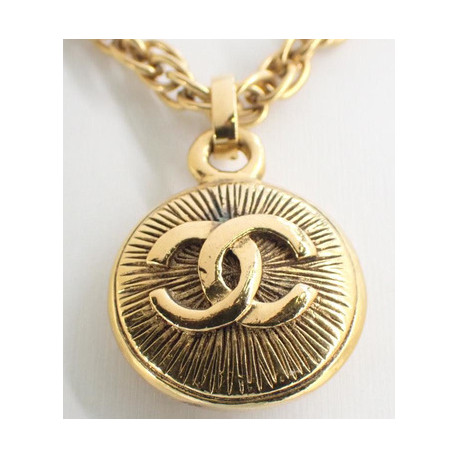 Chaine pendentif CHANEL doré