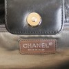 sac CHANEL cuir lisse et bordures en vernis